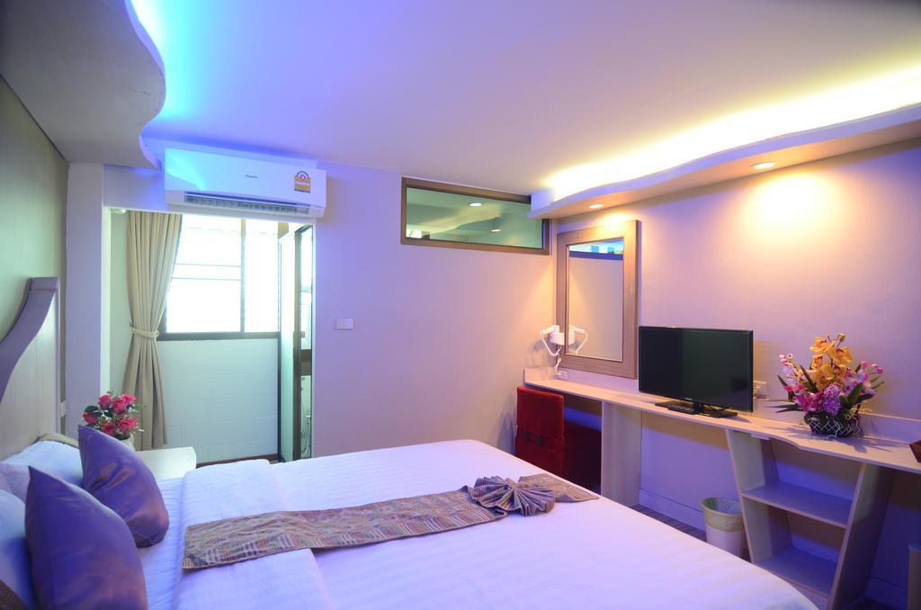 Hotel Centro Cnx Chiang Mai Exterior foto